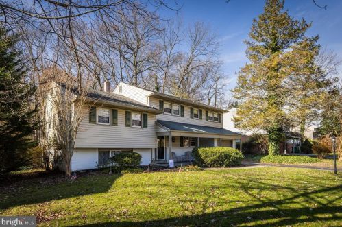 2102 Navaro Rd, Wilmington, DE 19803-2310