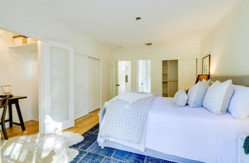 4837 Crown Ave, La Canada CA  91011-3619 exterior