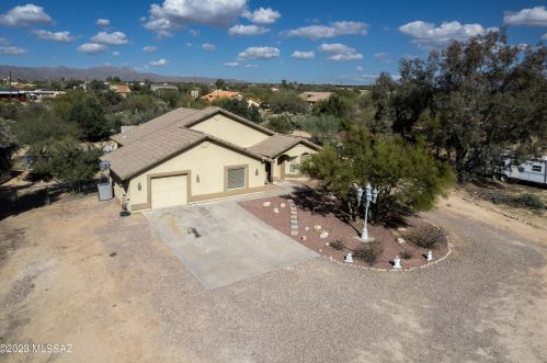 3686 Flying Diamond Dr, Tucson, AZ 85742-8977