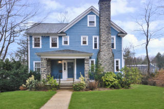 11 Crescent Rd, Larchmont, NY 10538-1733