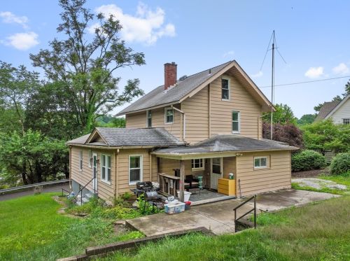 127 Marshall St, Imperial, PA 15126-1022