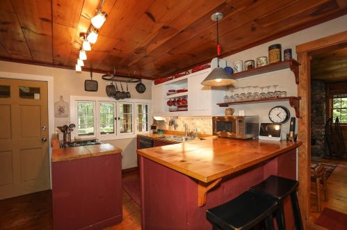 756 Bog Rd, Hillsboro NH  03244-4449 exterior