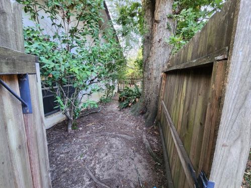 311 Jill St, Conroe, TX 77303-1736