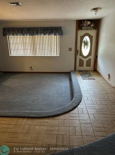 4000 137th Ave, Hollywood, FL 33027-3083