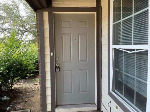 304 Denton Dr, Euless TX  76039-3901 exterior