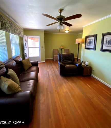 4334 7th Ave, Marianna FL  32446-2037 exterior