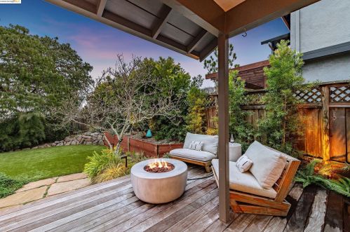 13050 Brookpark Rd, Oakland CA  94619-3504 exterior