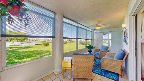 402 Grv Isle Cir, Vero Beach FL 32962-8507 exterior