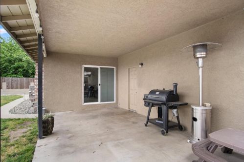 1445 Gary Ln, Modesto CA  95355-3125 exterior