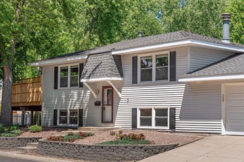2646 Joppa Ave, Minneapolis, MN 55416-3932