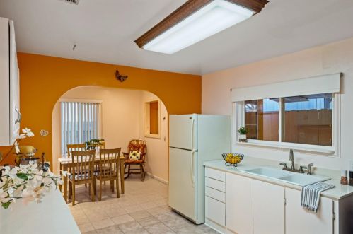 309 9th St, Del Monte Park CA  93950-3512 exterior