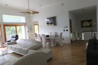 77 Highview Dr, Pine Neck NY  11963-2901 exterior