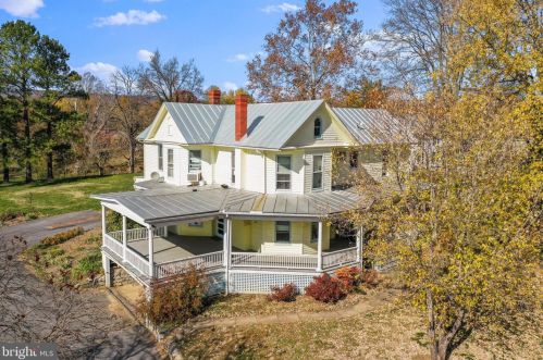 424 Stover Ave, Strasburg, VA 22657-1948