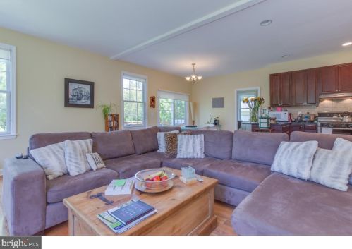 35 Leavitt Ln, Princeton NJ  08540-3921 exterior