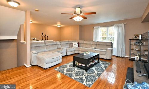 34 Graymont Cir, Collegeville, PA 19426-3499