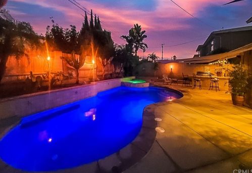 15294 Woodcrest Dr, Whittier, CA 90604-3232