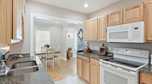 3235 6 Ave, Saint Petersburg FL  33712-1415 exterior