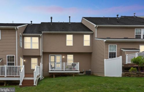 202 Tall Trees Cir, Downingtown PA  19335-5372 exterior