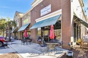 2000 Belle Isle Ave, Mount Pleasant SC  29464-8314 exterior