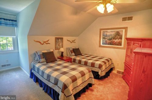 475 Woodcrest Dr, Navy Sup Dpt PA 17050-6854 exterior