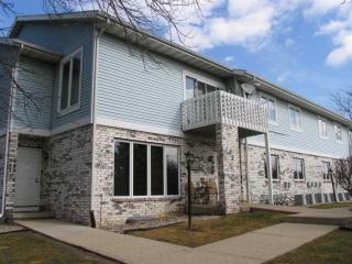 942 Acewood Blvd, Madison WI  53714-3212 exterior