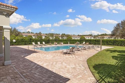 1315 Mariposa Cir, Naples FL  34105-7230 exterior