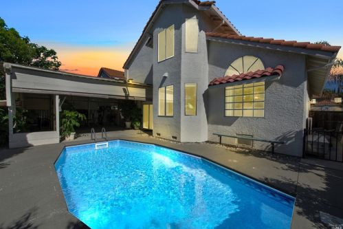 272 Sparrow St, Vacaville CA  95687-7225 exterior