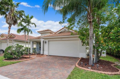 596 Belle Grove Ln, West Palm Beach, FL 33411-4555