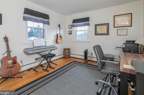 16 Vanderveer Dr, Lawrence Township NJ  08648-3151 exterior
