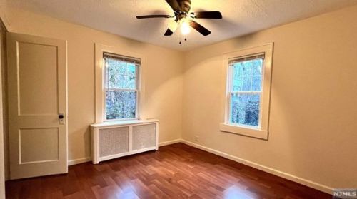 5 Leary Ln, Edgewater NJ  07020-1508 exterior