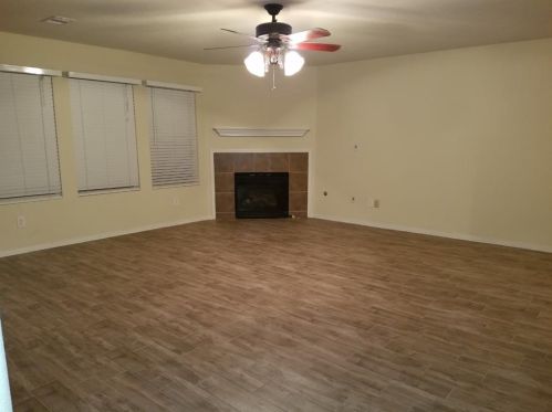 16889 Greenhouse St, Conroe TX  77385-6080 exterior