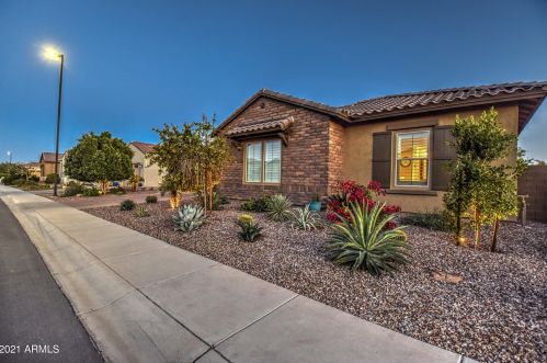 3881 Iris Dr, Chandler, AZ 85286