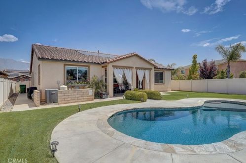 1433 Venetian Mallow Ct, Beaumont CA  92223-8639 exterior