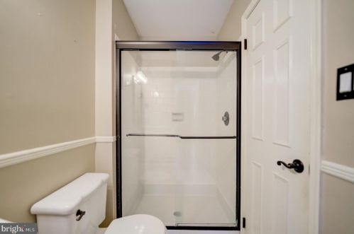 3517 Soffit Pl, Woodbridge VA  22192-5213 exterior