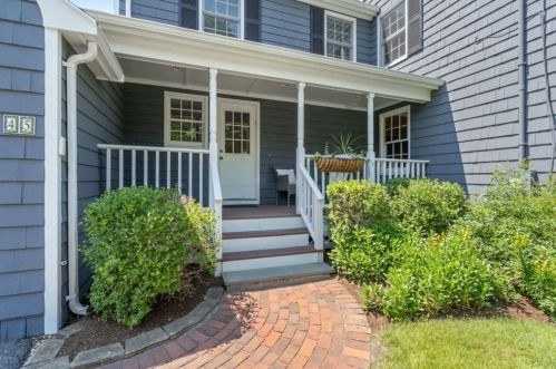 45 Meadowbrook Rd, Needham, MA 02492-1913
