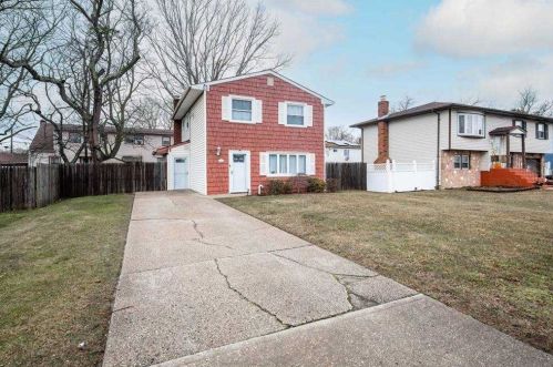 60 Lincoln Ave, Deer Park, NY 11729-7016