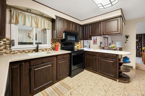 10 Lee Dr, Lyme CT  06371-2111 exterior