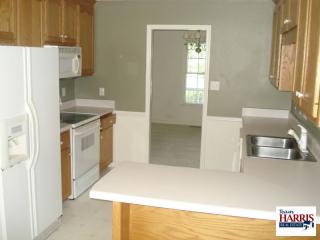 6824 Jacobs Creek Cir, Fayetteville NC  28306-4561 exterior
