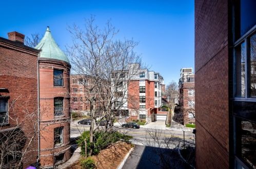 45 Longwood Ave, Brookline MA  02446-5218 exterior