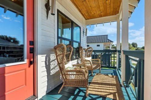 1208 32 St, Galveston TX 77550-6823 exterior