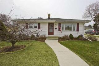 2502 25 Ave, Kenosha WI  53140-4832 exterior