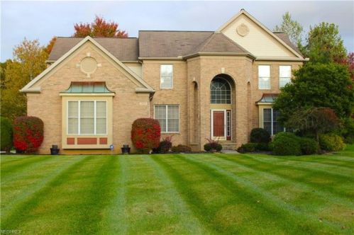2979 Alling Dr, Twinsburg, OH 44087-2929