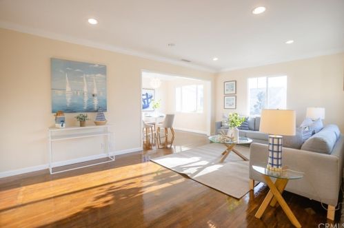 7122 Pluribus St, Long Beach, CA 90808-2314