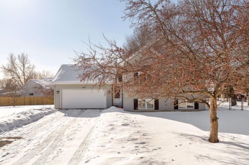585 Chippewa Trl, Lino Lakes, MN 55014-1492