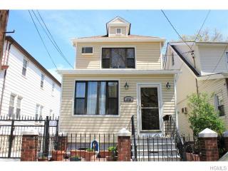 1926 Hone Ave, Bronx, NY 10461-1304