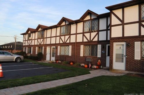 29 Preston Ter, Waterbury CT  06705-1704 exterior