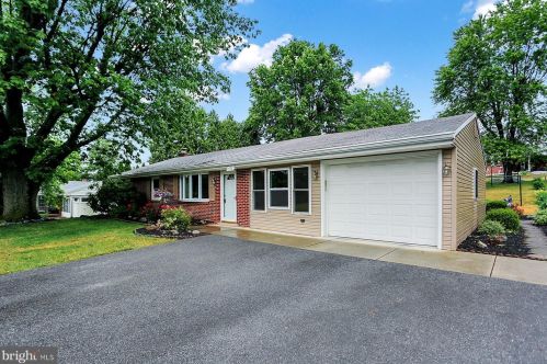 599 Magaro Rd, West Enola, PA 17025-2934