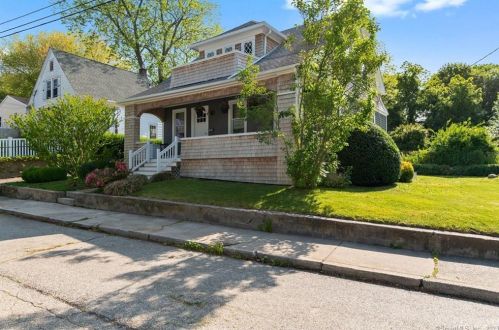 24 Ramsdell St, Groton, CT 06340-3623