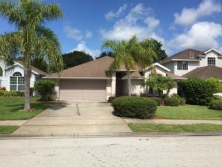 3814 Saint Armens Cir, Melbourne, FL 32934-8352