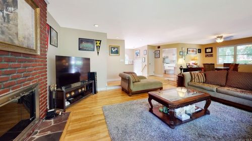 616 Douglas Rd, Chappaqua NY  10514-3022 exterior